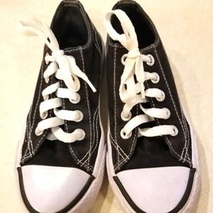 Childrens Airwalk Tennis Shoes